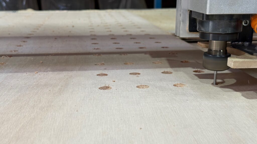freesbewerking overzicht gaten in plaat maken.